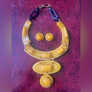 Unique Bakelite Vintage Necklace w/Earrings- Banana Color- Eccentric